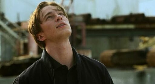 Drew Starkey como Rafe Cameron na série Outer Banks, da Netflix