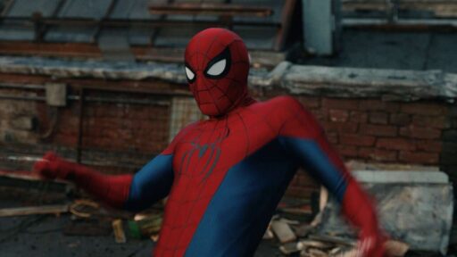 Tom Holland como Peter Parker em Homem-Aranha 4