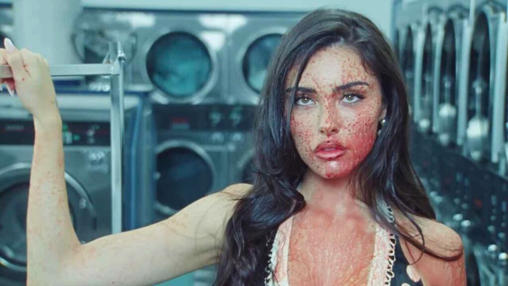 Madison Beer na vibe terror no clipe Bad Enough