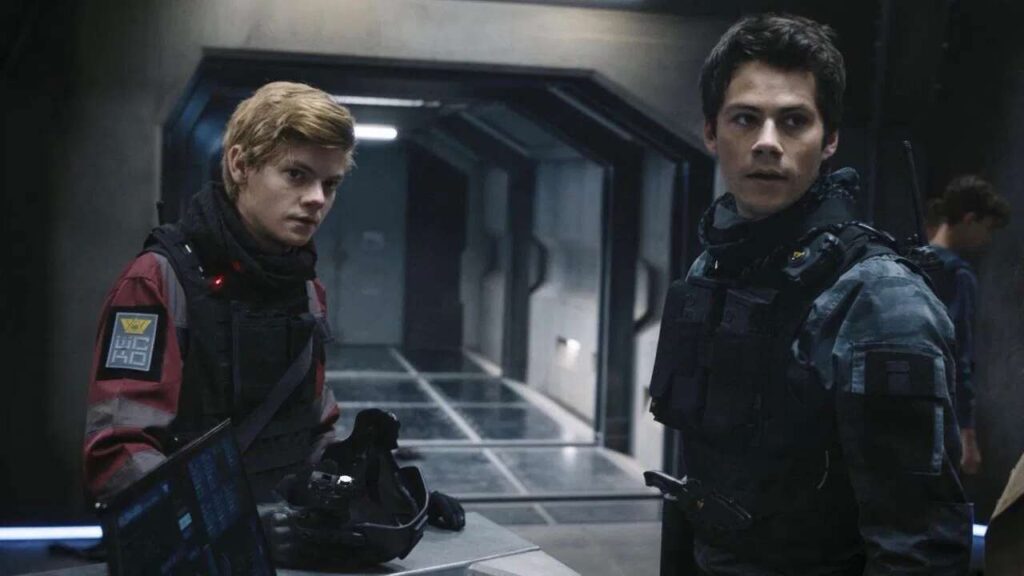 Dylan O'Brien como Thomas em Maze Runner.