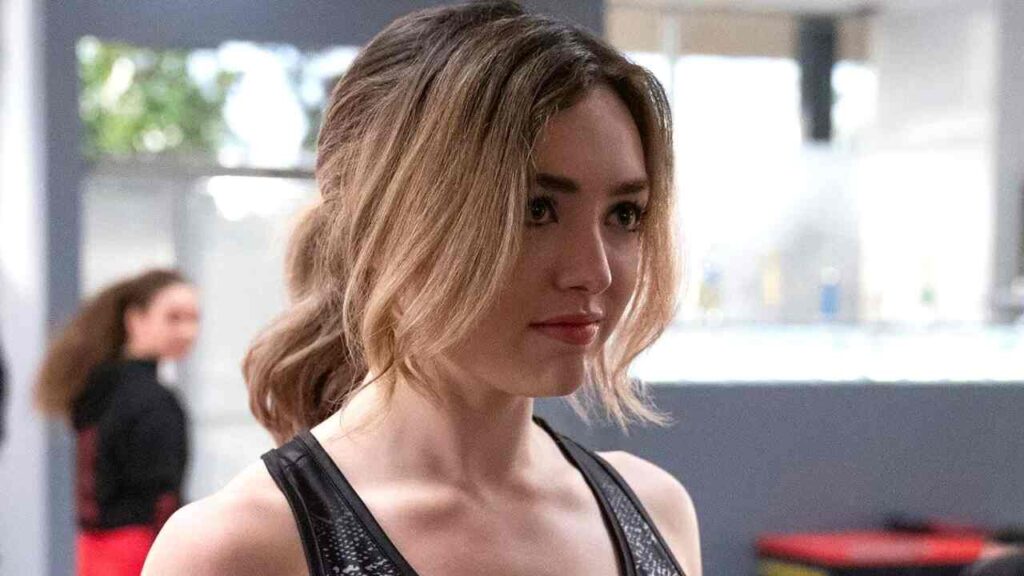 Peyton List como Tory Nichols em Cobra Kai