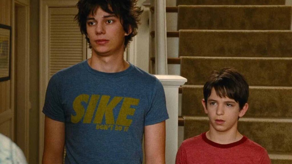 Devon Bostick em Diário de um Banana 2 Rodrick é o Cara (2011)