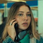 Madelyn Cline no novo filme de comédia The Comeback King, com Glen Powell