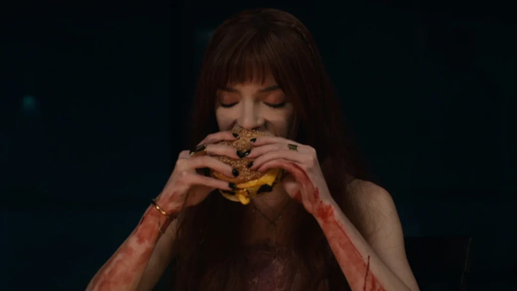 Anya Taylor-Joy como Margot em O Menu