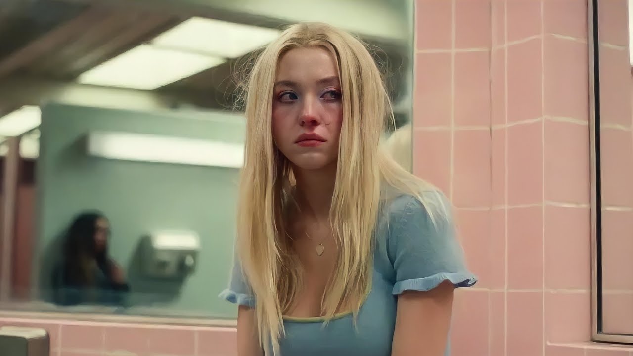Sydney Sweeney como Cassie em Euphoria