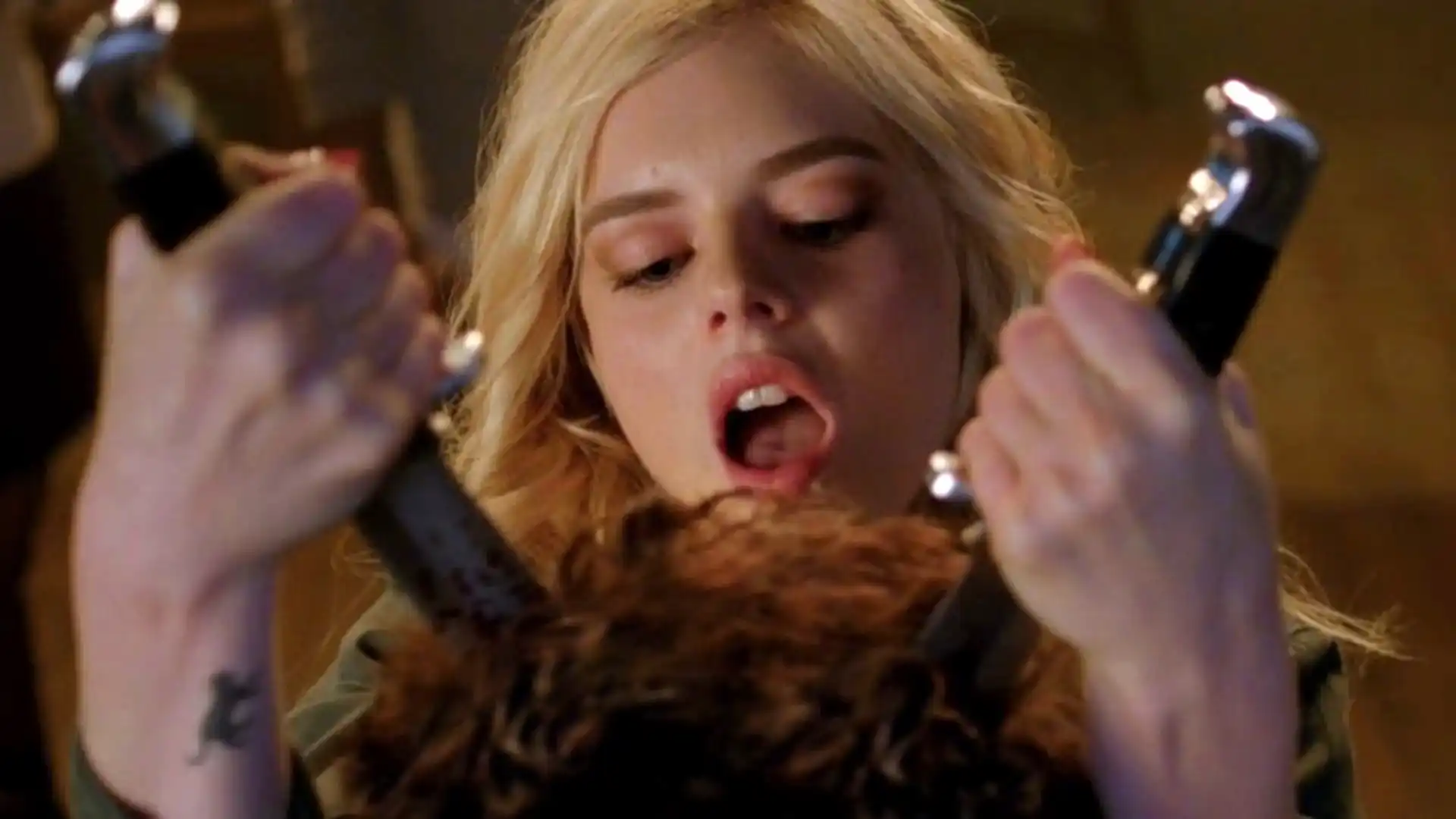 Samara Weaving em A Baba (2017)