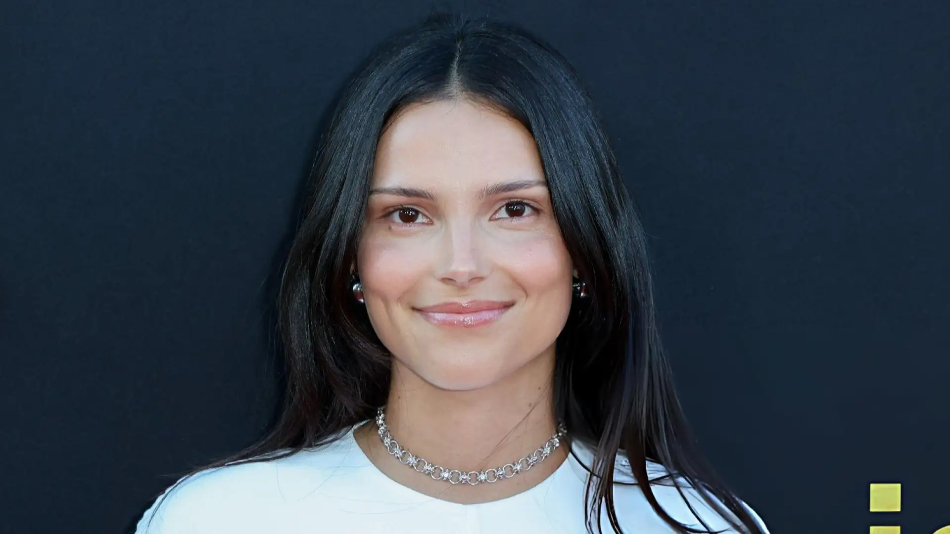 Inde Navarrette sorrindo muito linda