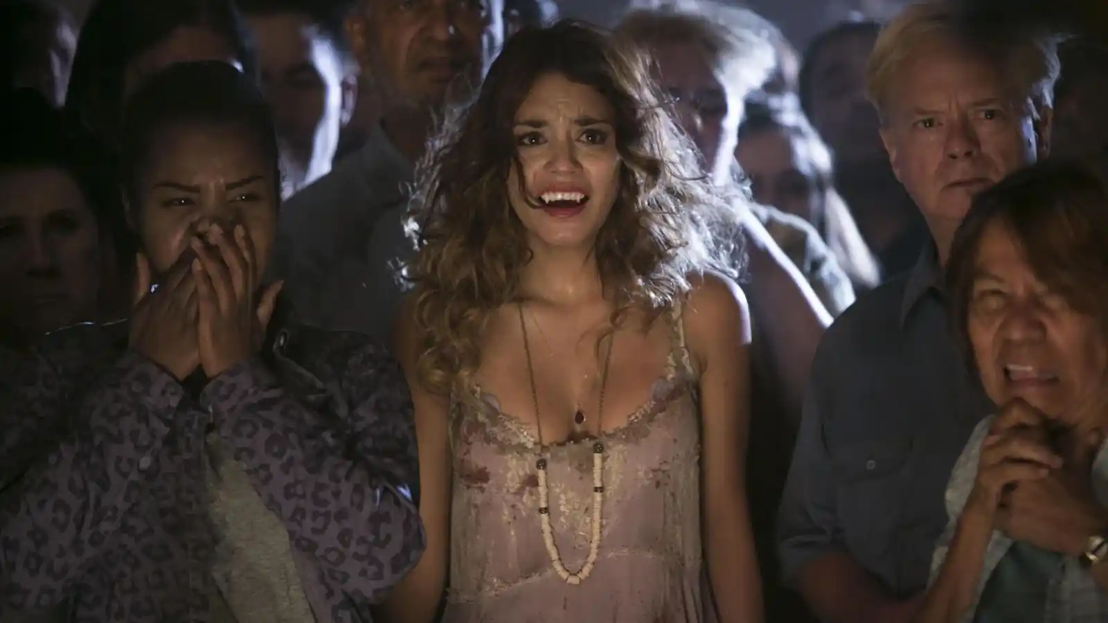 Vanessa Hudgens (Guerra dos Monstros, 2015)